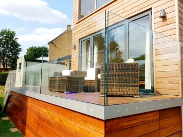 frameless glass wall on balcony